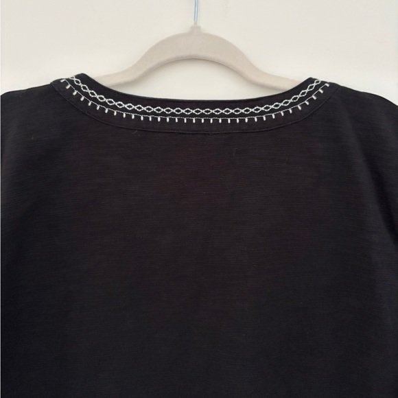 Talbots Women's Size 2XL Top‎ Flower Embroidery Cap Sleeves Summer Staple V-Neck - Picture 5 of 7